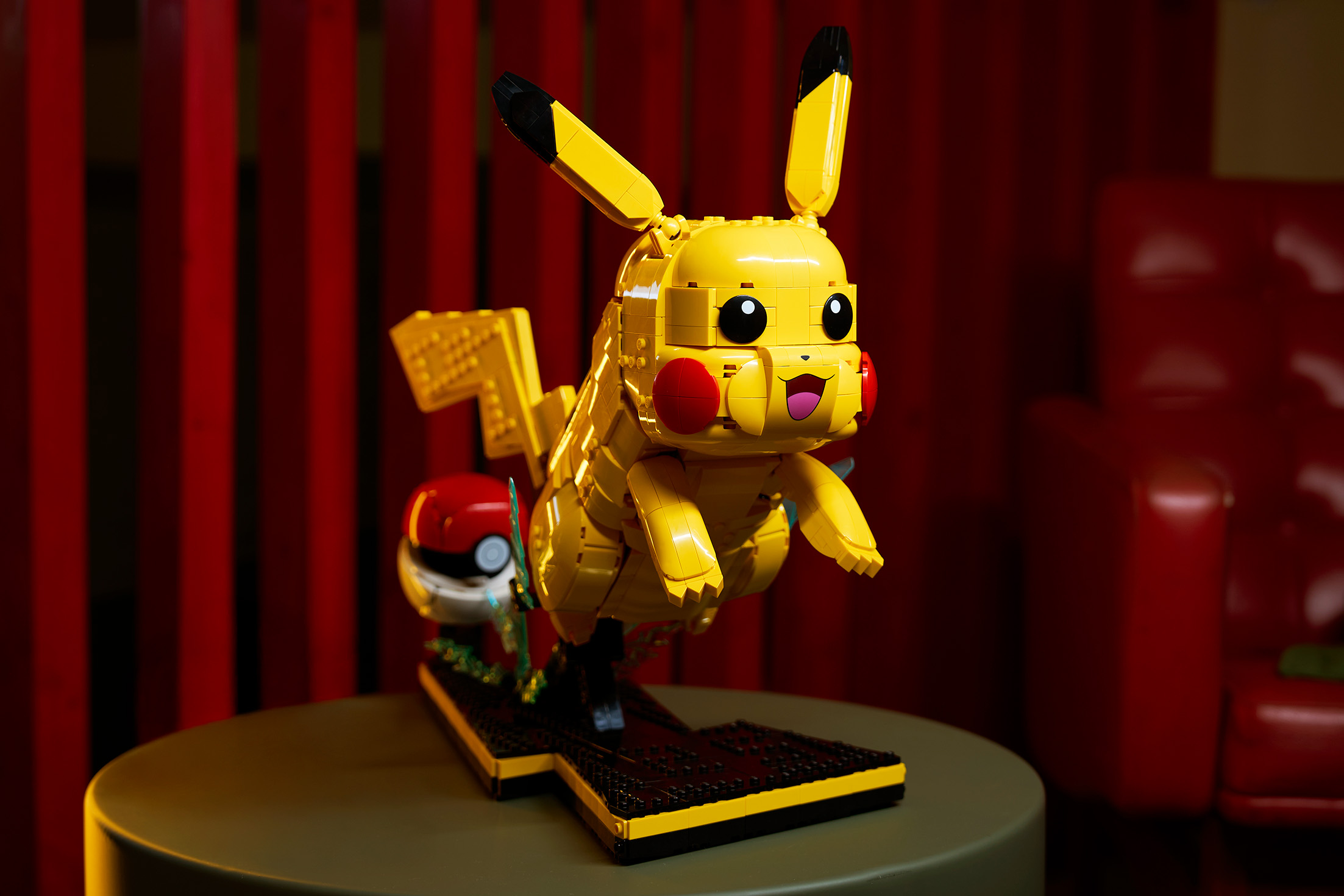 LEGO Pokémon Pikachu und Pokéball Set