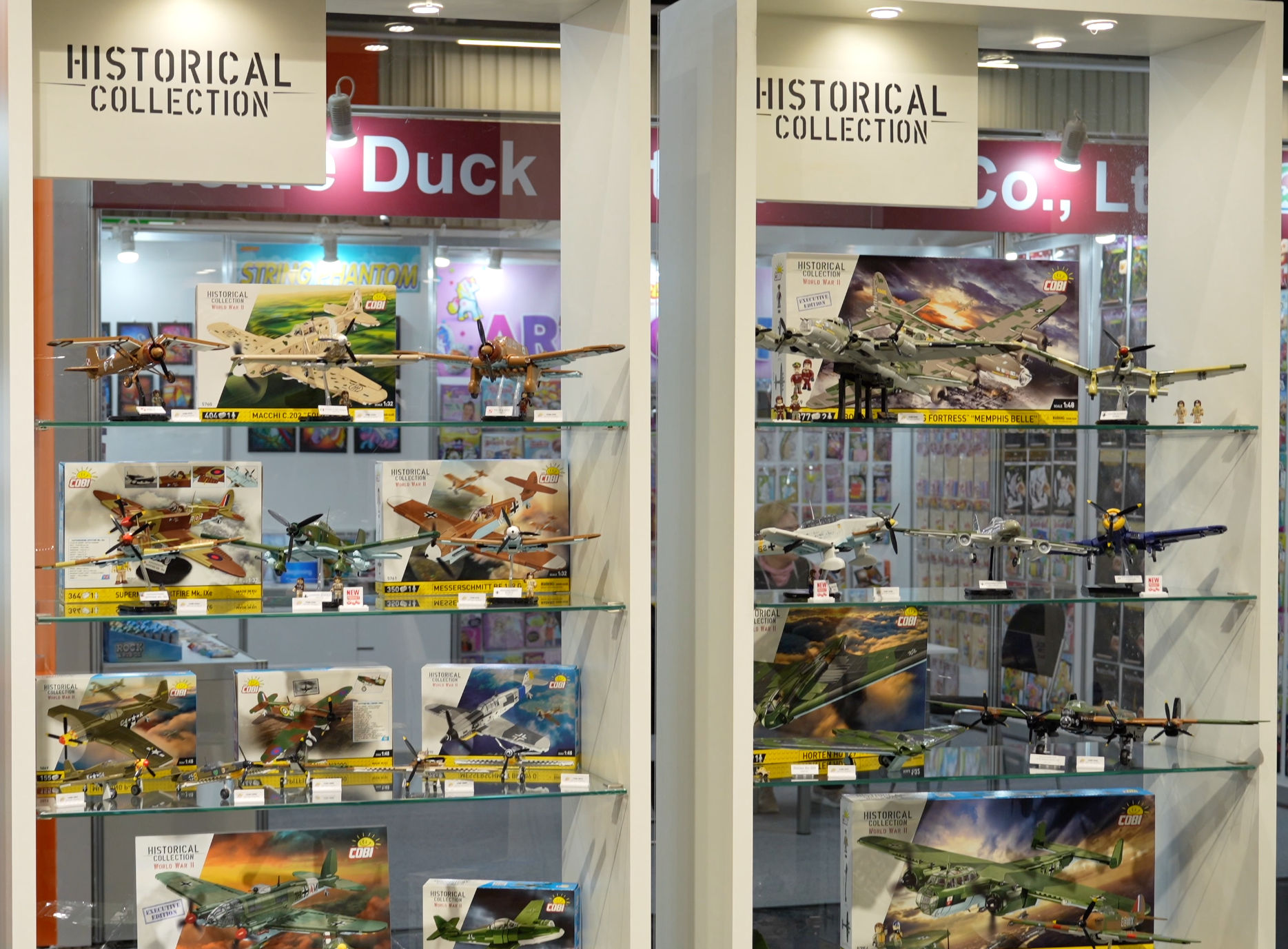 Cobi Stand mit B-2 Spirit Bomber und Military-Sets