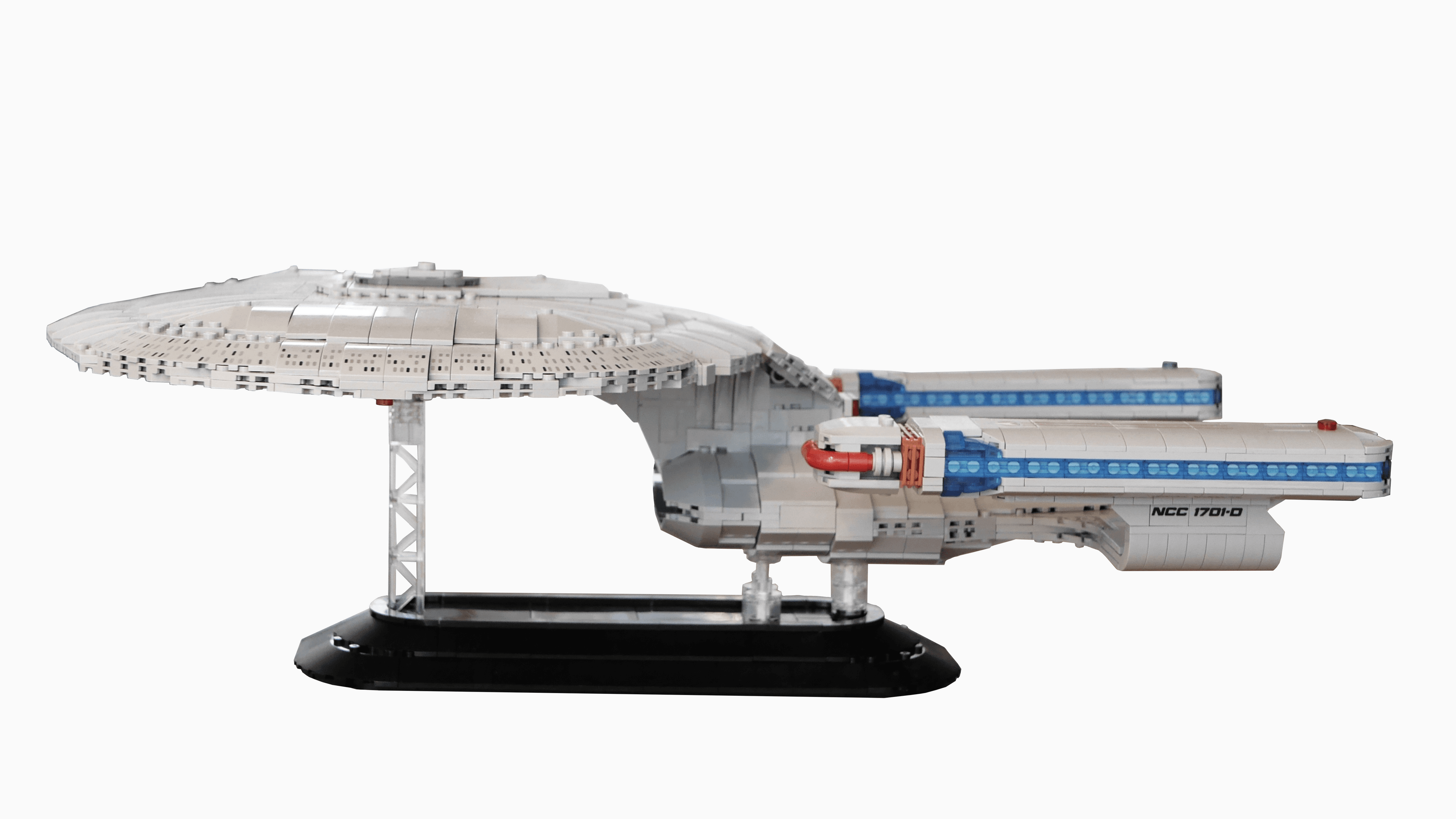 Klemmbaustein Modell der USS Enterprise D von der Seite
